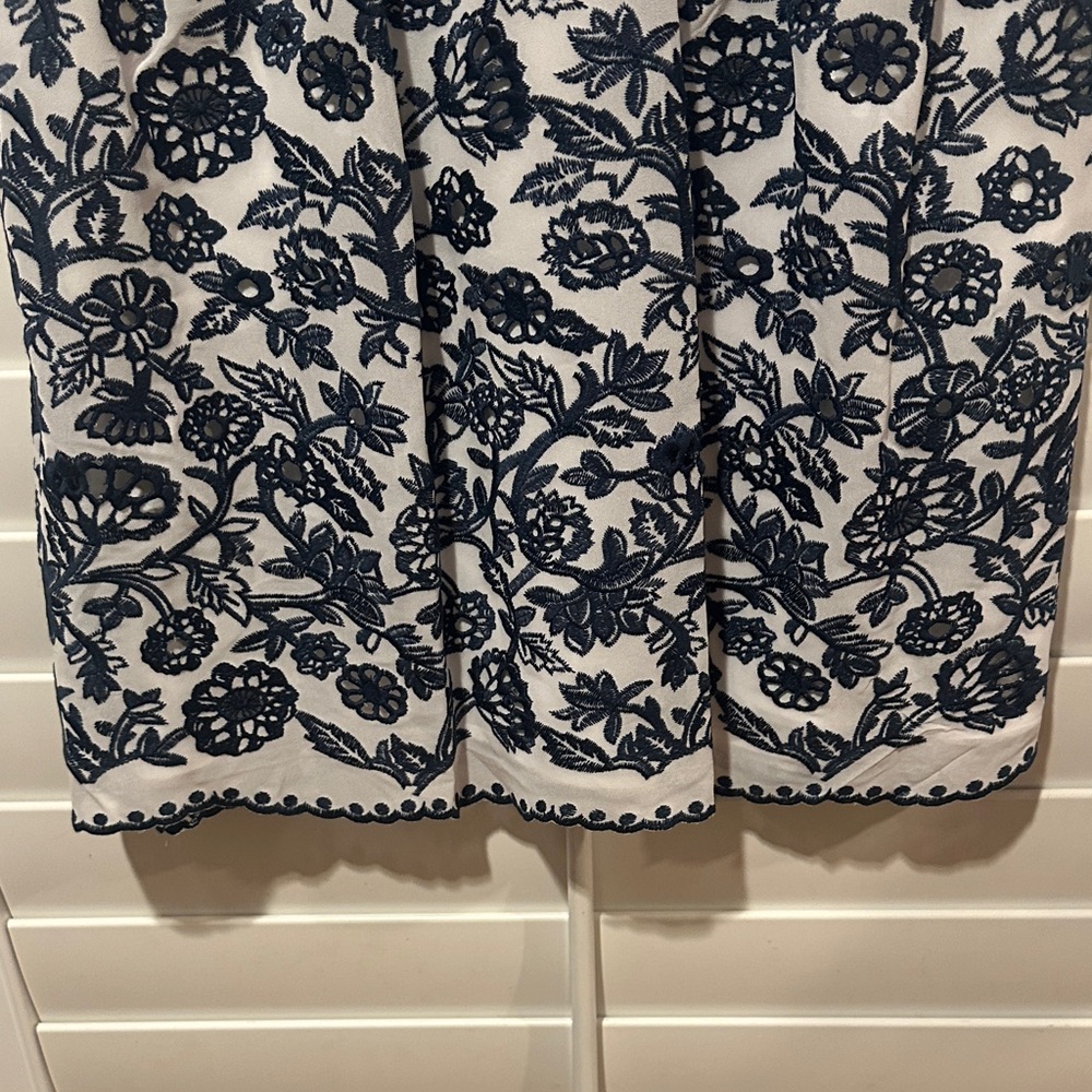 MICHAEL Michael Kors embroidered Navy and White Floral Dress- size 4 - Picture 3 of 6